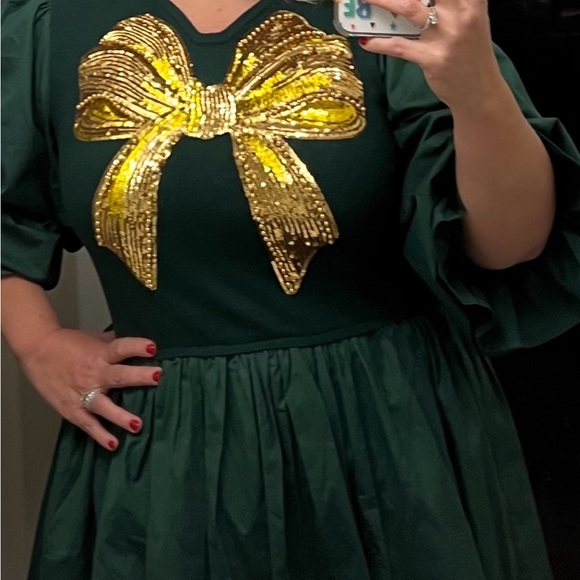Queen of Sparkles Green Dress with Gold Sequin Bow- RARE! - Picture 2 of 2